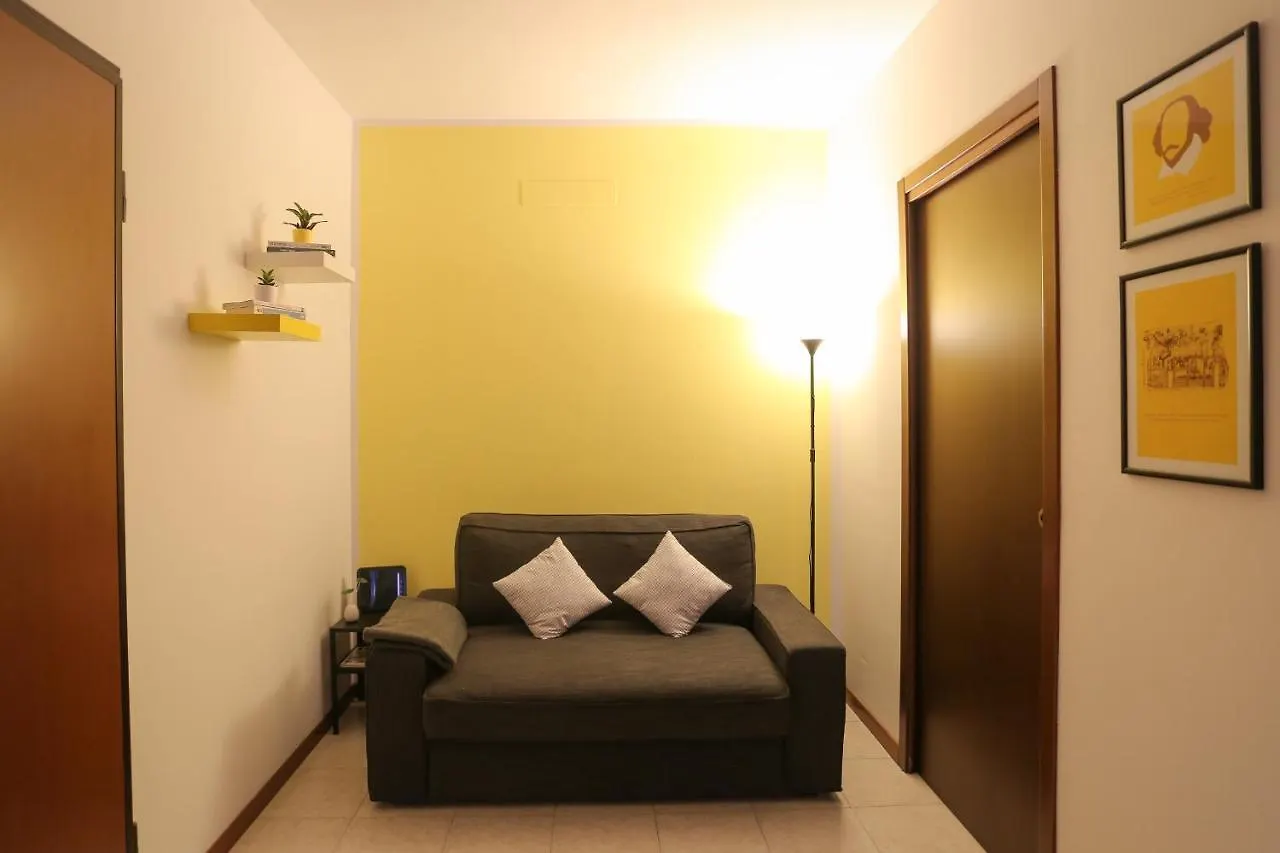 Mv Yellow Apartment Verona