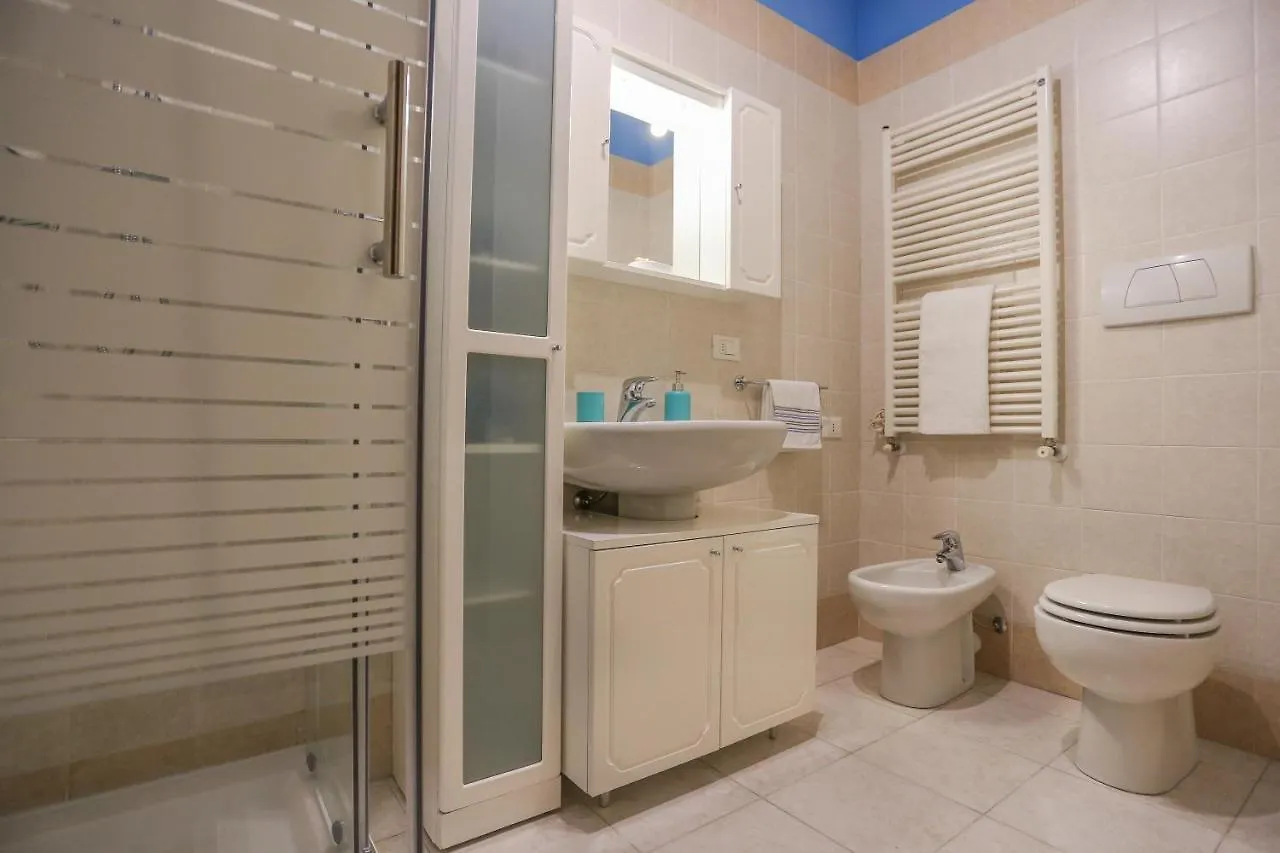 Mv Yellow Apartment Verona Italy